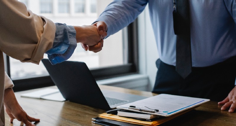 Contratto freelance: cos’è, come funziona e quali elementi inserire