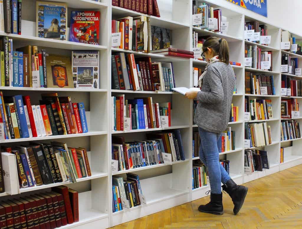 Bonus librerie 2026 per under 35, fino a 25 mila euro a fondo perduto: quanto vale e come richiederlo