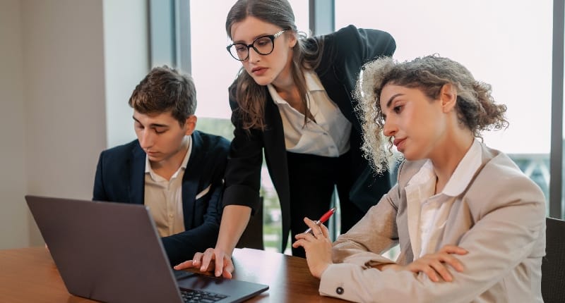 Flat tax incrementale solo per gli autonomi: la questione delle partite Iva con redditi da lavoro dipendente