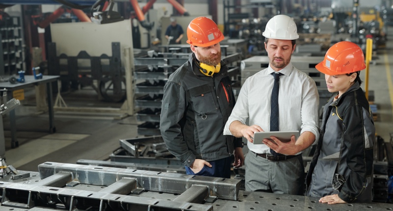 Lavoro, 520 mila assunzioni a ottobre 2025: quali i settori dove c’è più domanda