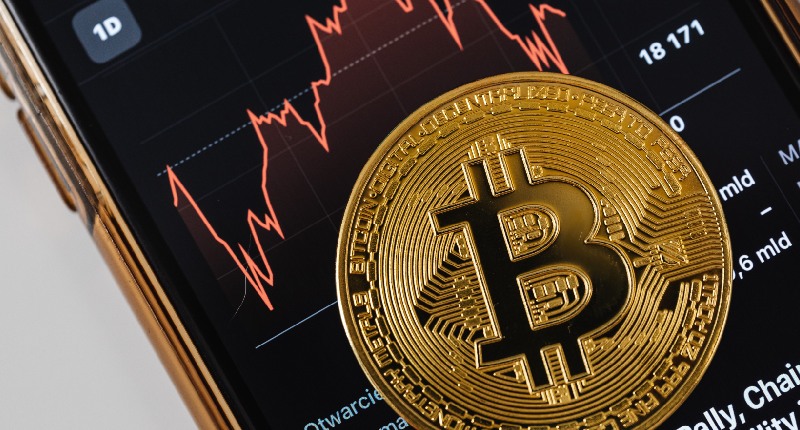 Criptovalute nella dichiarazione dei redditi e nell’ISEE 2026, avviati i controlli: cosa sapere se si investe in valute digitali