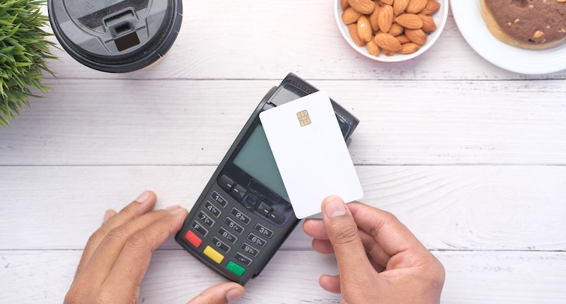 Ritirare contanti nei negozi, presto sarà possibile col POS