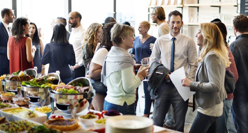 Somministrazione dei pasti in azienda e presso le Onlus: come si applica l’IVA