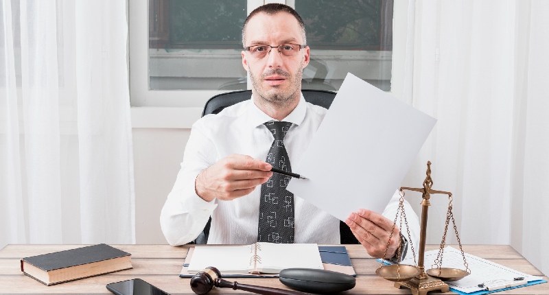 Assicurazione professionale avvocati: come funziona, cosa copre, obblighi