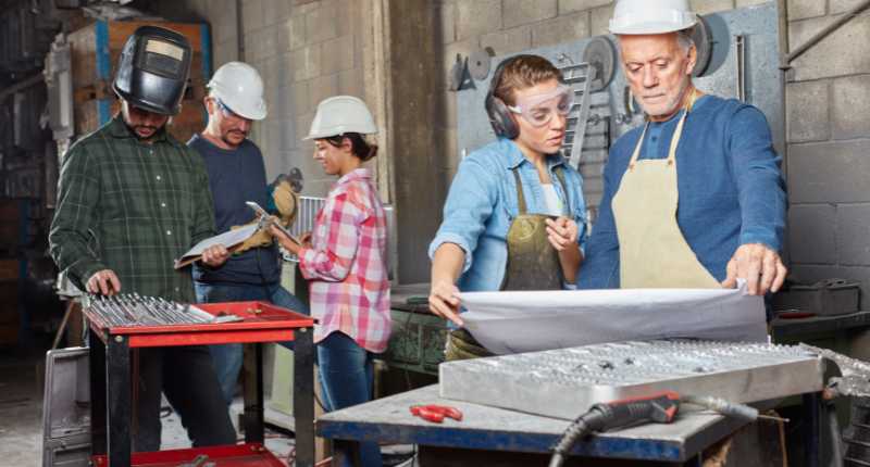 Quanto guadagna un metalmeccanico in Italia: tabelle retributive e calcolo