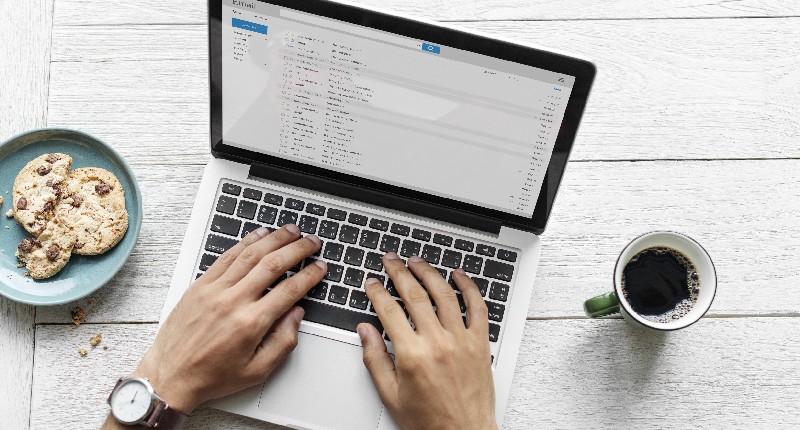 Email dei dipendenti: i datori di lavoro devono cancellarle entro 7 giorni. Arriva la consultazione pubblica.