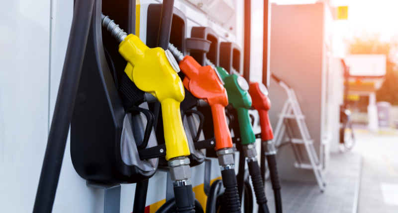 Prezzi carburanti, i listini aggiornati: le regioni dove benzina e diesel costano meno