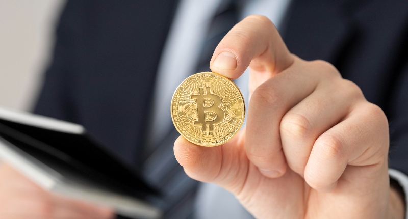 Bitcoin segna nuovo record, superati Amazon e Google, così gli USA vogliono ridurre il debito pubblico con le stablecoin