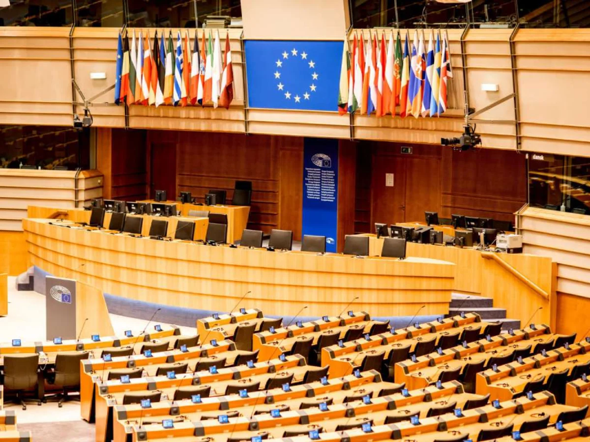 Dazi USA, crescono le incertezze con l’avvicinarsi del 9 luglio: come risponderà l’Europa