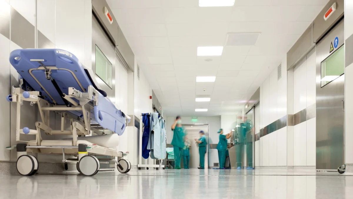 Liste di attesa sempre più lunghe, il 7% degli italiani rinuncia alle visite mediche: cosa sta accadendo