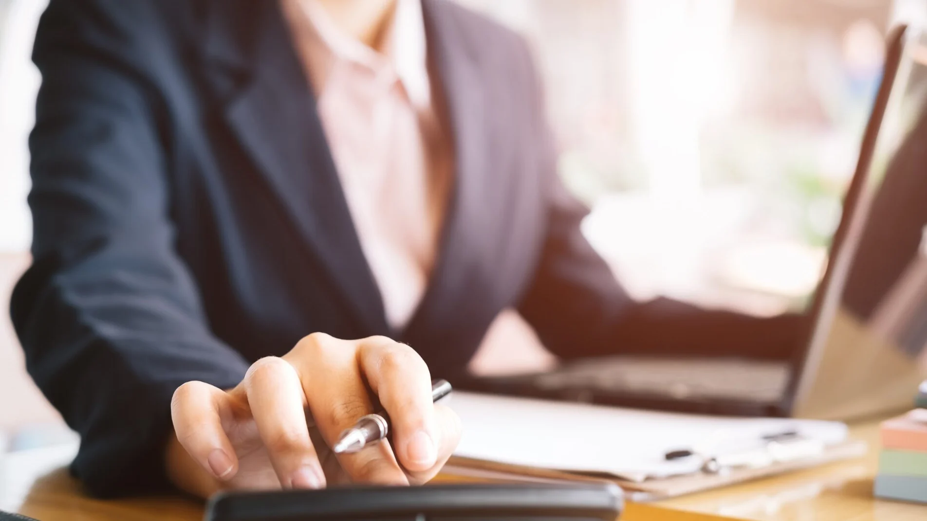 Le spese comuni dello studio professionale devono essere riaddebitate con l’Iva, il chiarimento dell’Agenzia delle Entrate