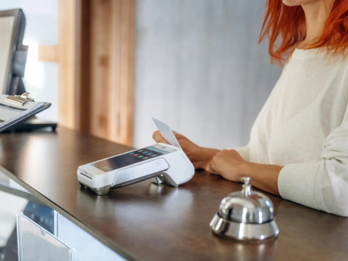 Commissioni bancomat, scattano gli aumenti: quanto costano da luglio 2025