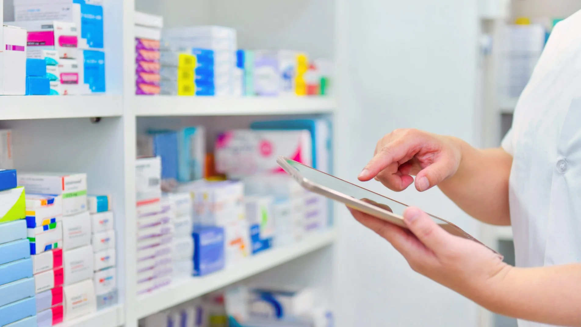 Bonus farmacisti 2025 ENPAF, fino a 7 mila euro per gli specializzandi: come richiederlo