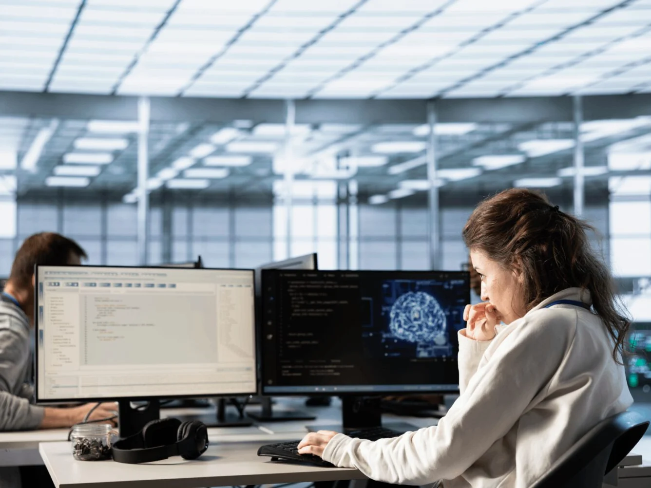 Intelligenza artificiale, il Senato approva la legge IA: regole su sanità, lavoro e giustizia