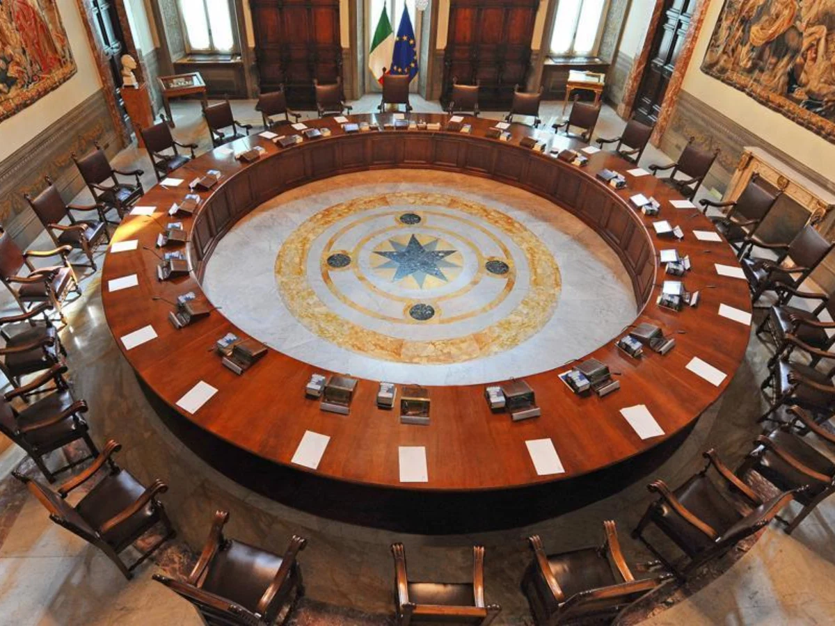 Via libera al Testo unico della finanza (TUF), multe fino a 10 milioni e indagini potenziate: le sanzioni e cosa cambia