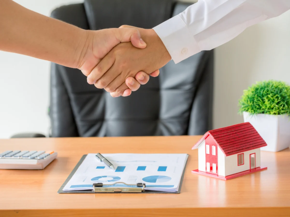 Mercato immobiliare, meno abitazioni ma più grandi: su cosa investono gli italiani