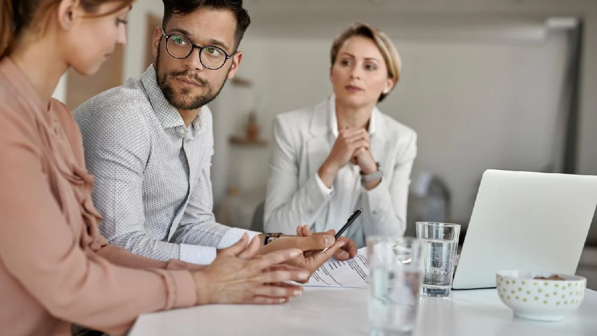 Cambia il mercato del lavoro, dal digitale ai servizi di cura alla persona: le professioni più richieste nel 2026