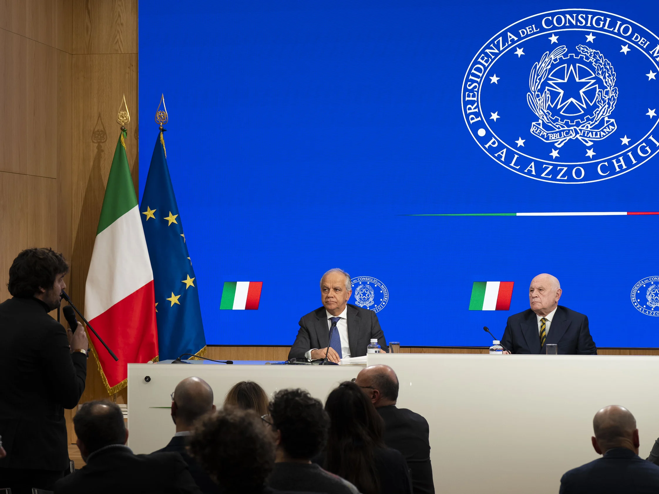 Decreto parità retributiva, arriva il sì del Cdm: le nuove regole per le imprese e le sanzioni per chi non le rispetta