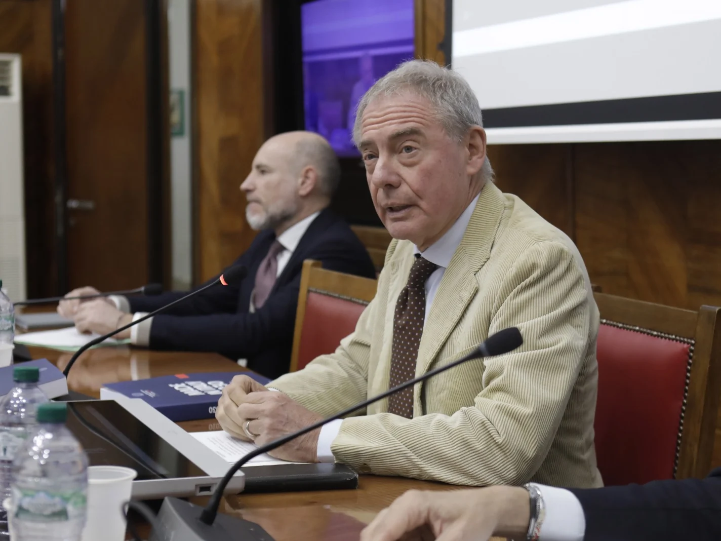 Decreto energia, appalti, riforme UE: il governo presenta il nuovo dossier imprese