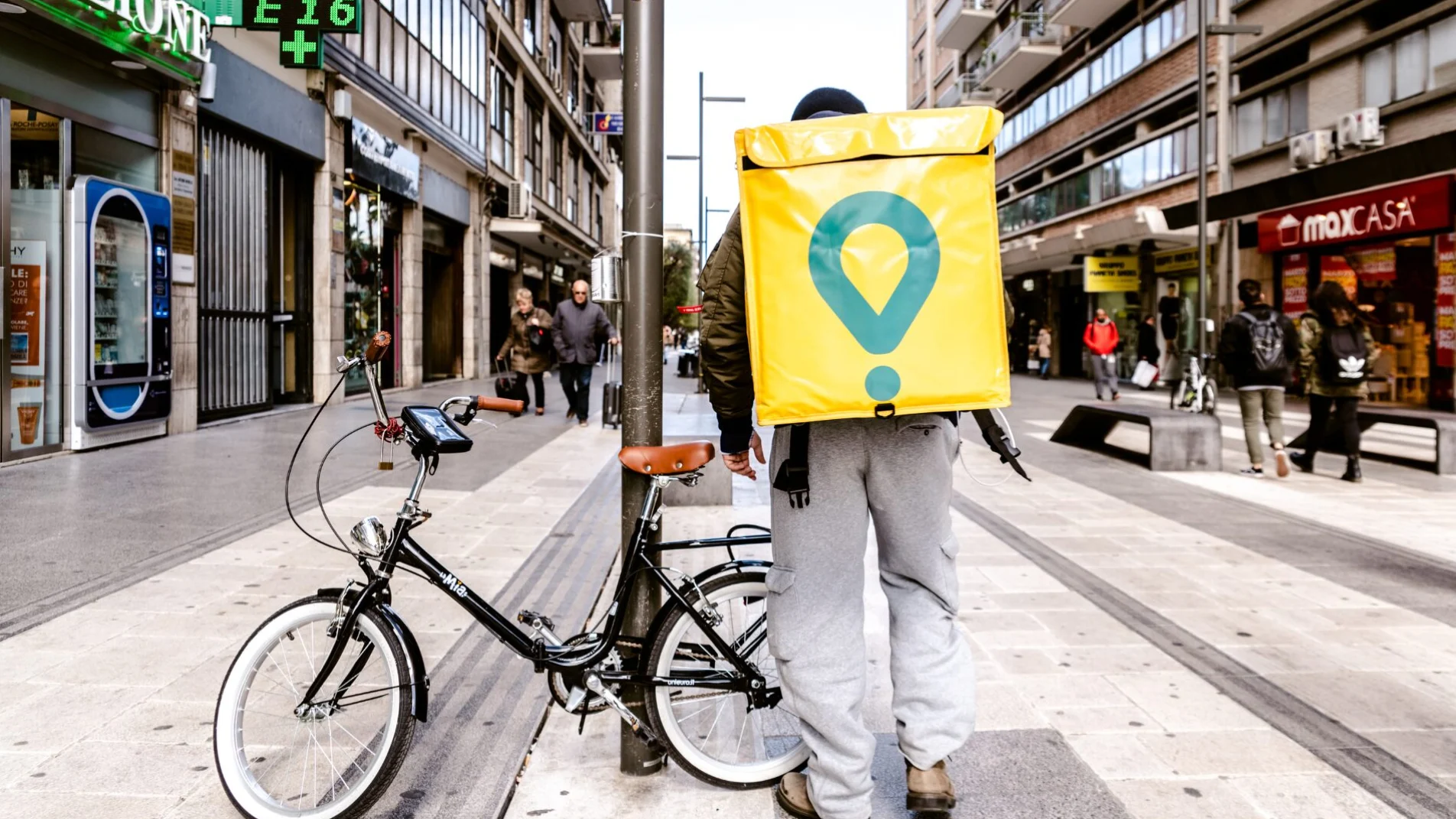 Quando le parole nascondono lo sfruttamento: il caso Glovo e il caporalato algoritmico