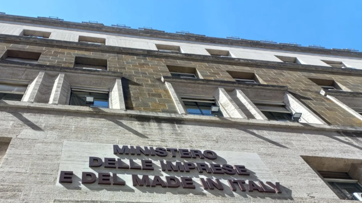 Investimenti esteri in Italia, 71 miliardi per 64 progetti: dove sono andate le risorse? Nord e Sud a confronto