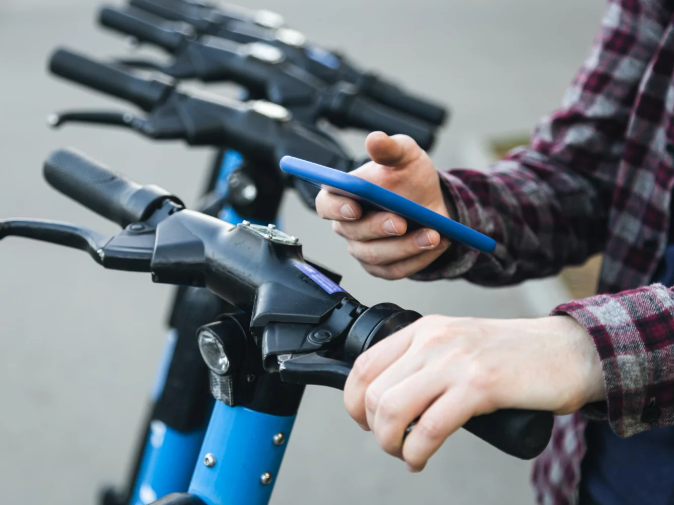 E-bike per dipendenti entrano nel welfare aziendale: quando si può detrarre l’IVA ed evitare la tassazione