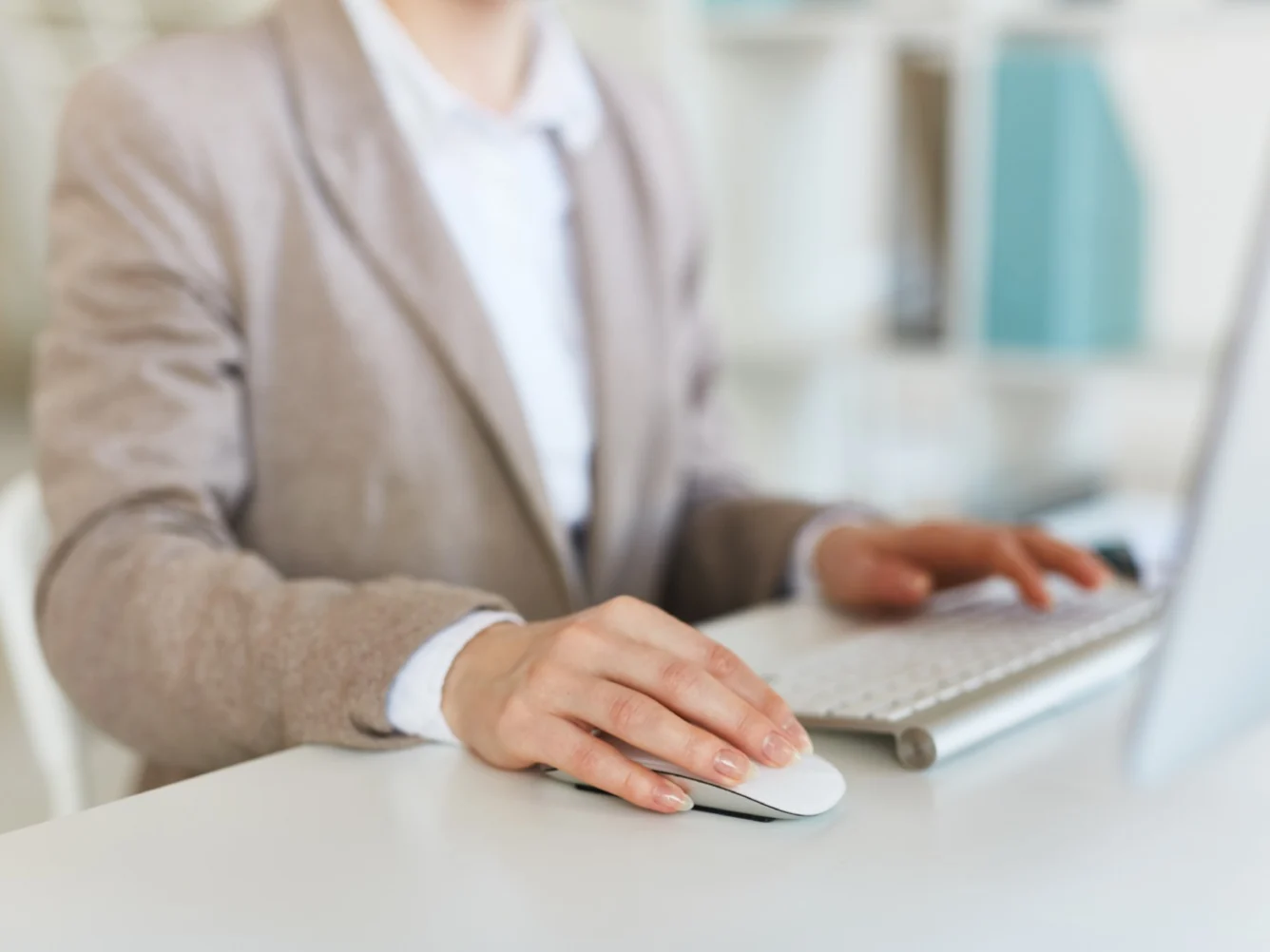 Conviene aprire partita IVA o il posto fisso? I numeri e le tutele reali nel lavoro in Italia nel 2026