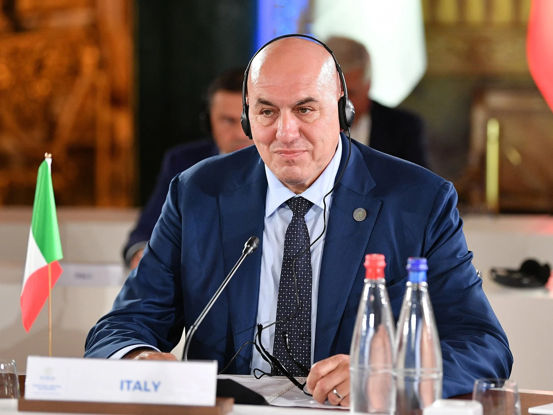 Aumento spesa militare, braccio di ferro tra Crosetto e Giorgetti: quali bonus potrebbero saltare